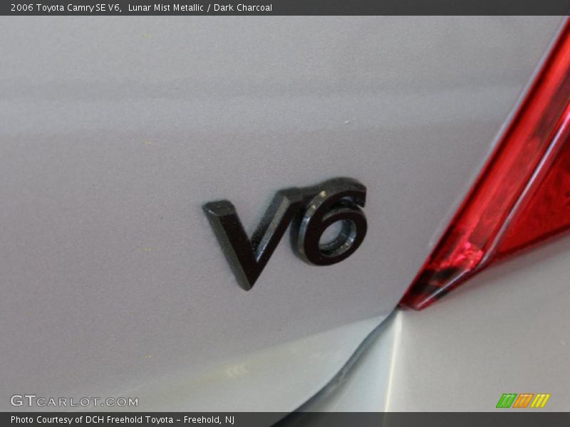 Lunar Mist Metallic / Dark Charcoal 2006 Toyota Camry SE V6