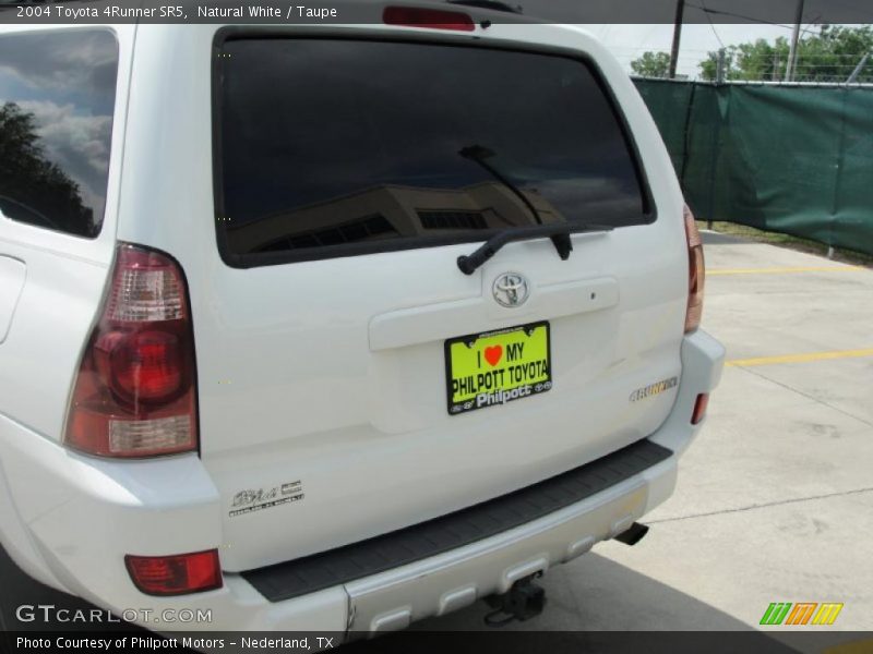 Natural White / Taupe 2004 Toyota 4Runner SR5