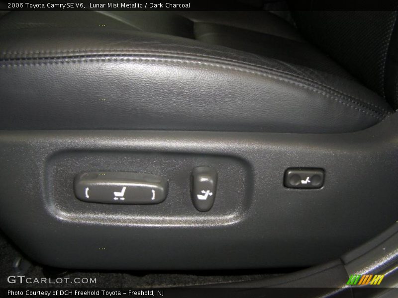 Lunar Mist Metallic / Dark Charcoal 2006 Toyota Camry SE V6