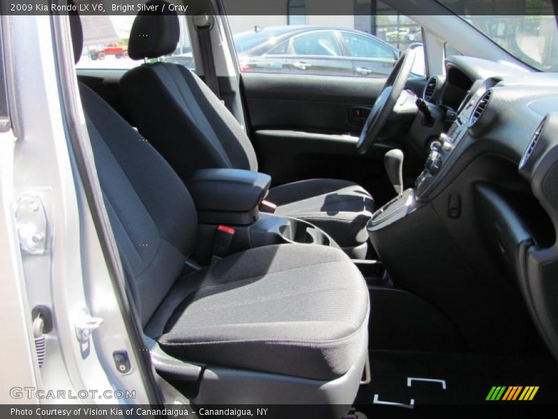 Bright Silver / Gray 2009 Kia Rondo LX V6