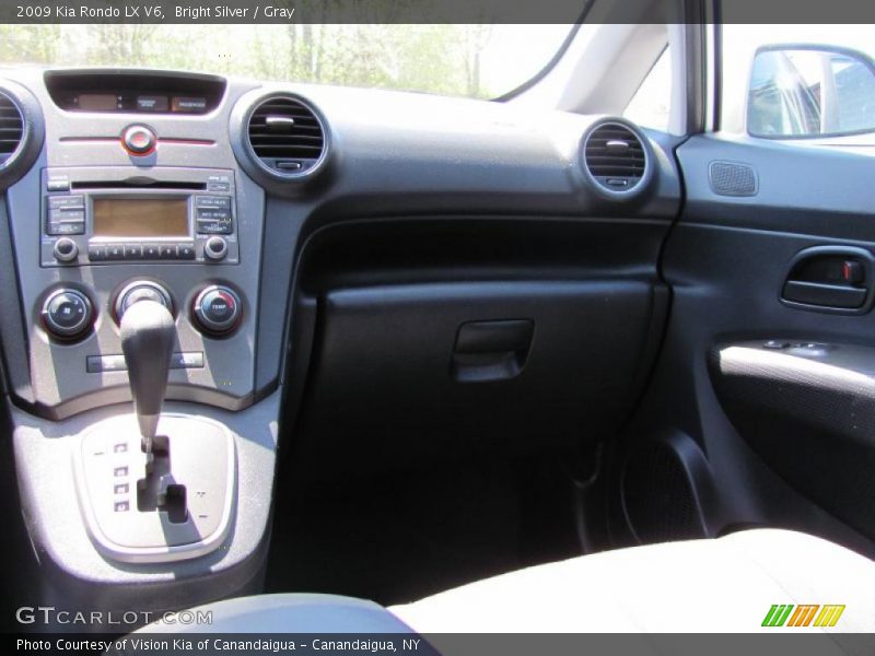 Bright Silver / Gray 2009 Kia Rondo LX V6