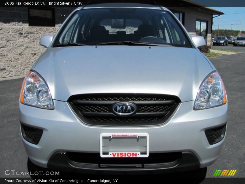 Bright Silver / Gray 2009 Kia Rondo LX V6