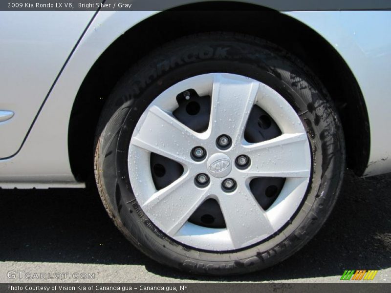 Bright Silver / Gray 2009 Kia Rondo LX V6