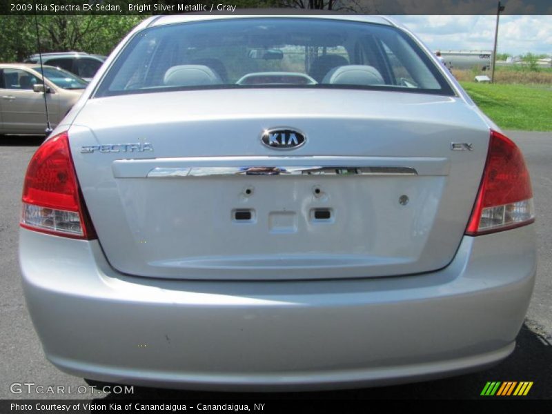 Bright Silver Metallic / Gray 2009 Kia Spectra EX Sedan