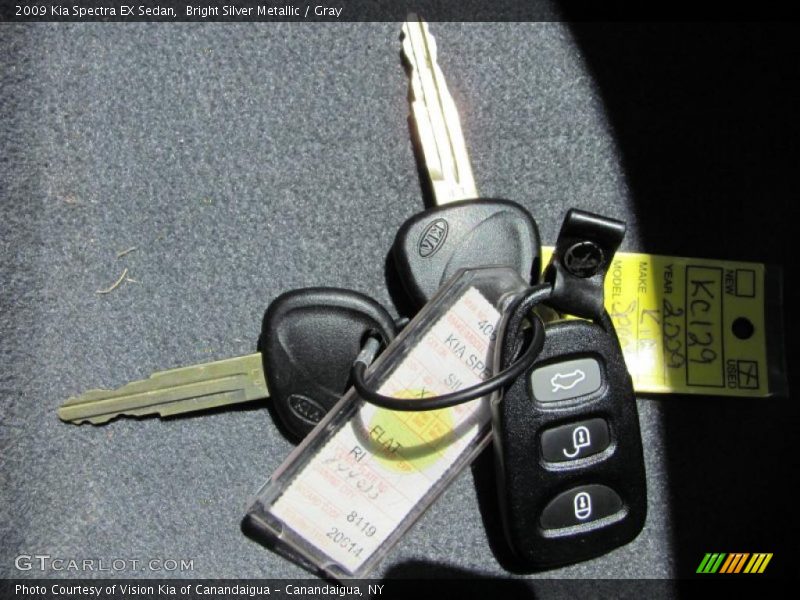 Bright Silver Metallic / Gray 2009 Kia Spectra EX Sedan