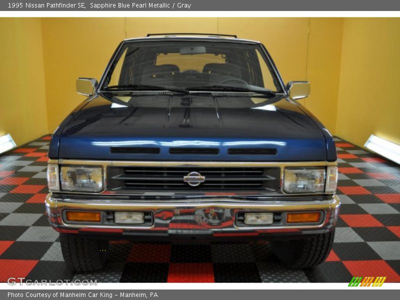 Sapphire Blue Pearl Metallic / Gray 1995 Nissan Pathfinder SE
