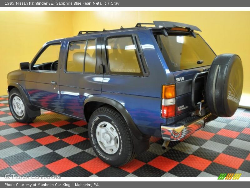 Sapphire Blue Pearl Metallic / Gray 1995 Nissan Pathfinder SE