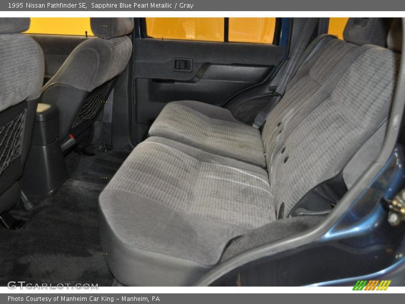 Sapphire Blue Pearl Metallic / Gray 1995 Nissan Pathfinder SE