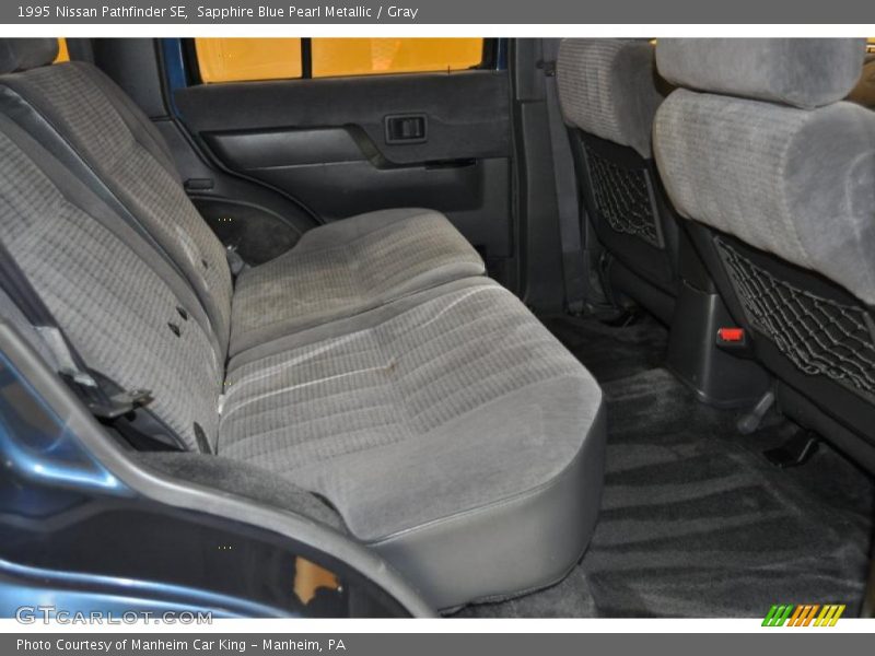 Sapphire Blue Pearl Metallic / Gray 1995 Nissan Pathfinder SE