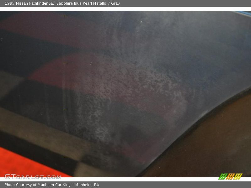 Sapphire Blue Pearl Metallic / Gray 1995 Nissan Pathfinder SE