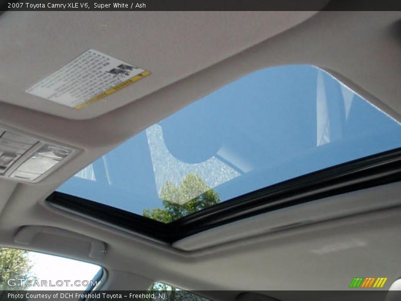 Super White / Ash 2007 Toyota Camry XLE V6