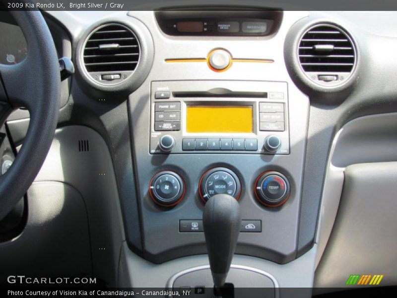 Bright Silver / Gray 2009 Kia Rondo LX