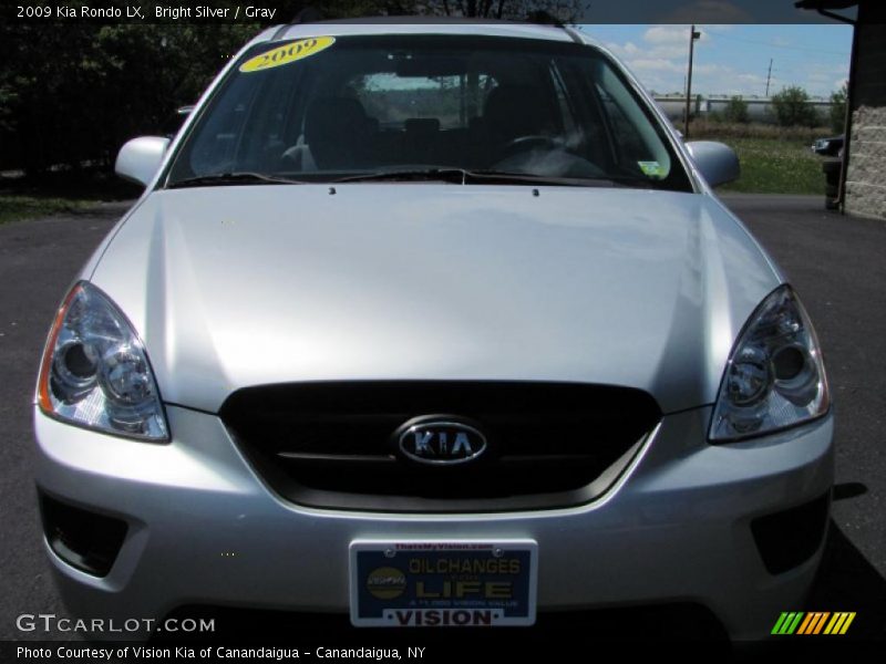 Bright Silver / Gray 2009 Kia Rondo LX