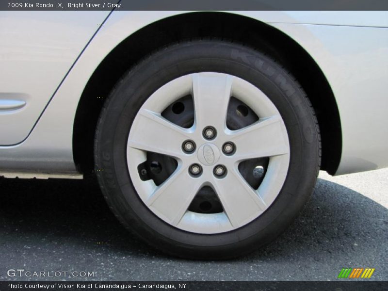 Bright Silver / Gray 2009 Kia Rondo LX