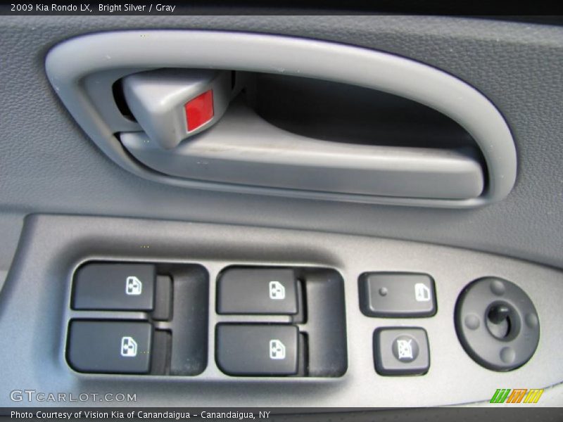 Bright Silver / Gray 2009 Kia Rondo LX