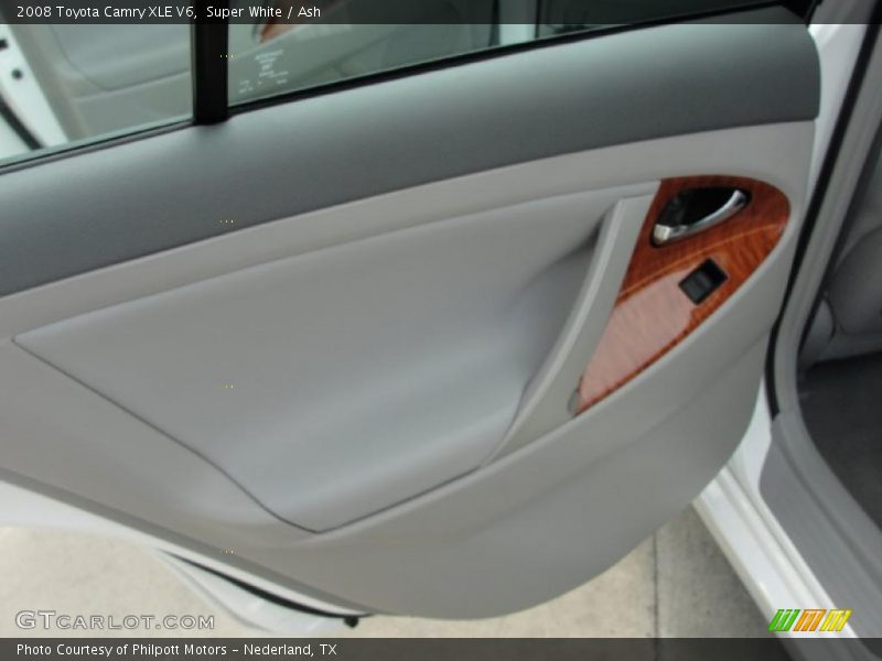 Super White / Ash 2008 Toyota Camry XLE V6
