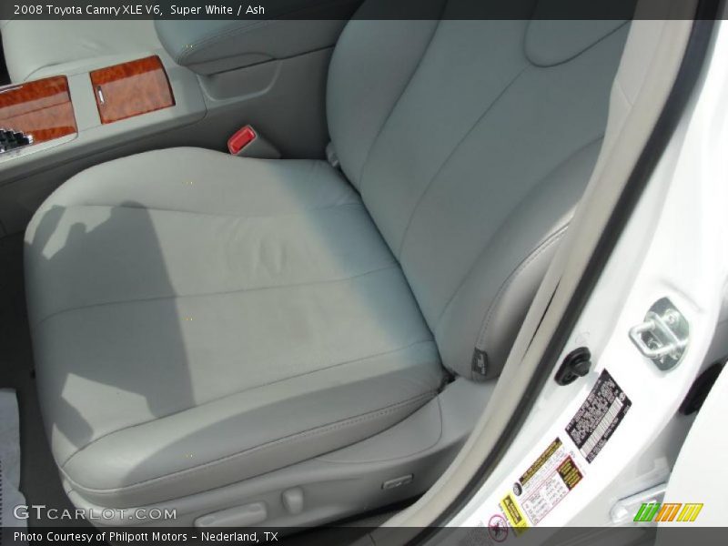 Super White / Ash 2008 Toyota Camry XLE V6