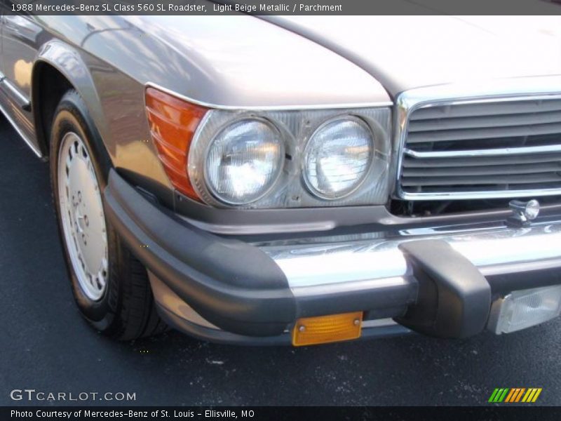Light Beige Metallic / Parchment 1988 Mercedes-Benz SL Class 560 SL Roadster