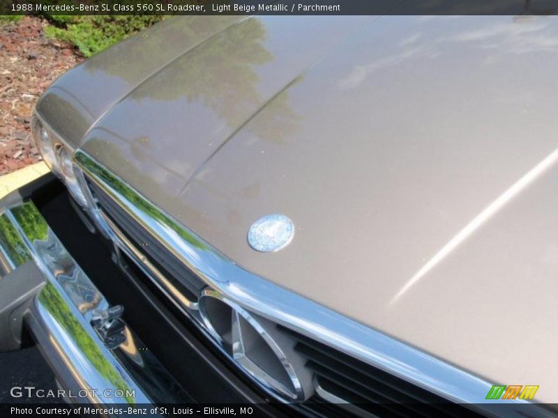 Light Beige Metallic / Parchment 1988 Mercedes-Benz SL Class 560 SL Roadster