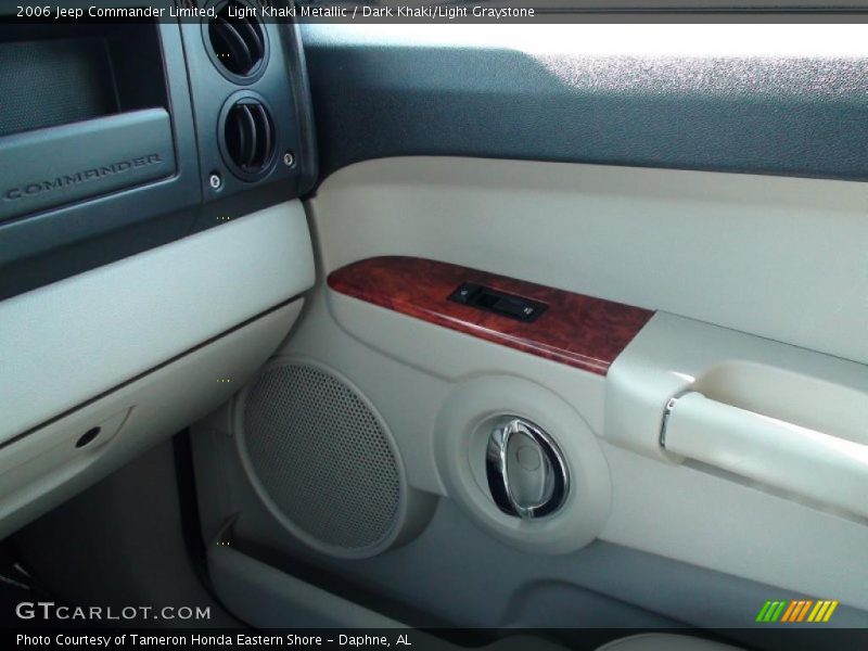 Light Khaki Metallic / Dark Khaki/Light Graystone 2006 Jeep Commander Limited