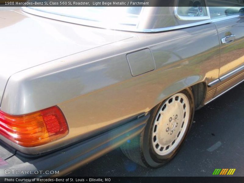 Light Beige Metallic / Parchment 1988 Mercedes-Benz SL Class 560 SL Roadster
