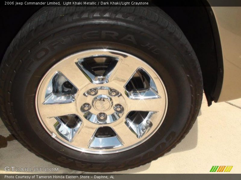 Light Khaki Metallic / Dark Khaki/Light Graystone 2006 Jeep Commander Limited