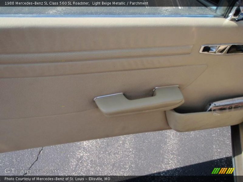 Light Beige Metallic / Parchment 1988 Mercedes-Benz SL Class 560 SL Roadster