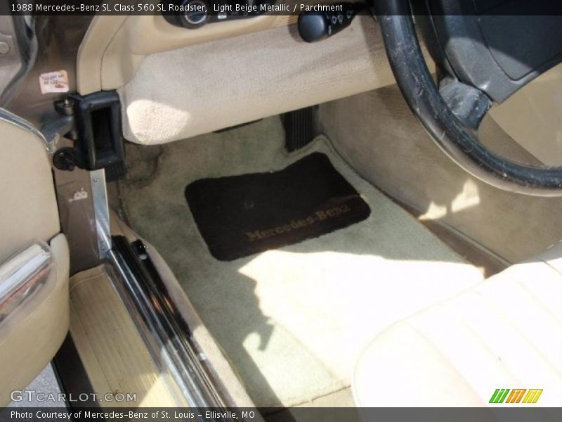 Light Beige Metallic / Parchment 1988 Mercedes-Benz SL Class 560 SL Roadster