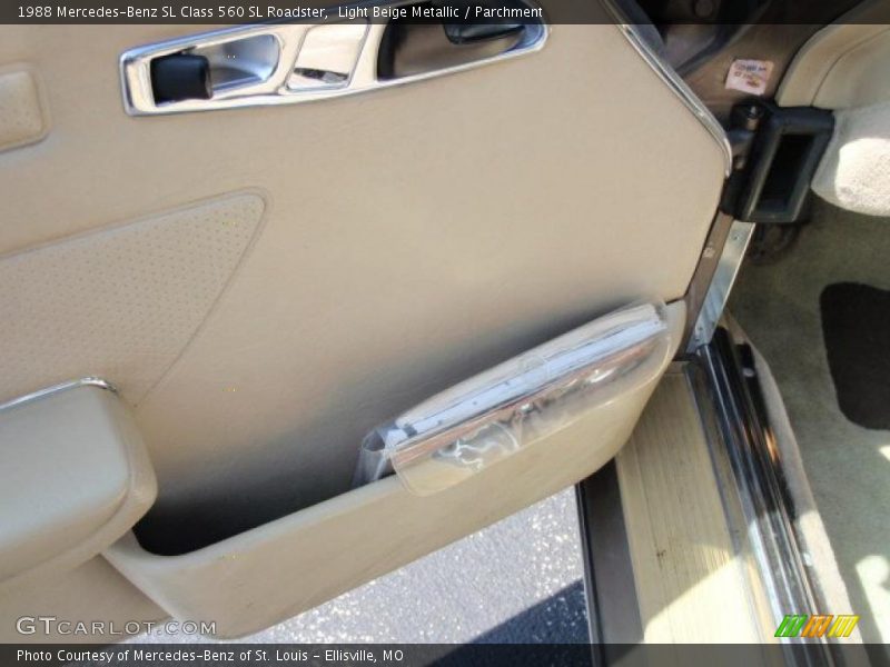 Light Beige Metallic / Parchment 1988 Mercedes-Benz SL Class 560 SL Roadster