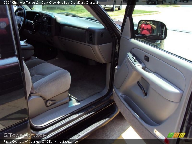 Dark Gray Metallic / Gray/Dark Charcoal 2004 Chevrolet Tahoe LS