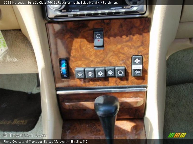 Light Beige Metallic / Parchment 1988 Mercedes-Benz SL Class 560 SL Roadster