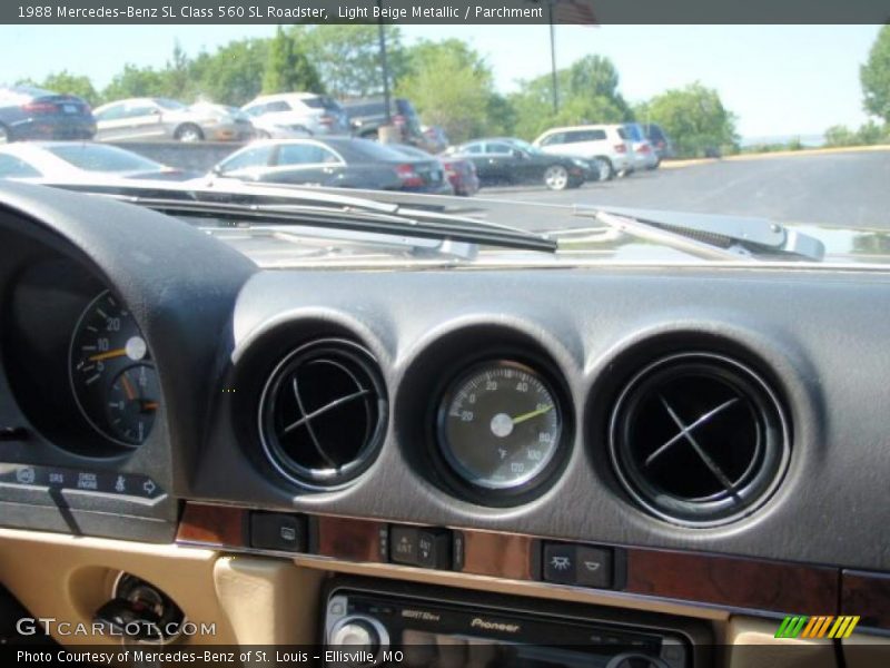 Light Beige Metallic / Parchment 1988 Mercedes-Benz SL Class 560 SL Roadster