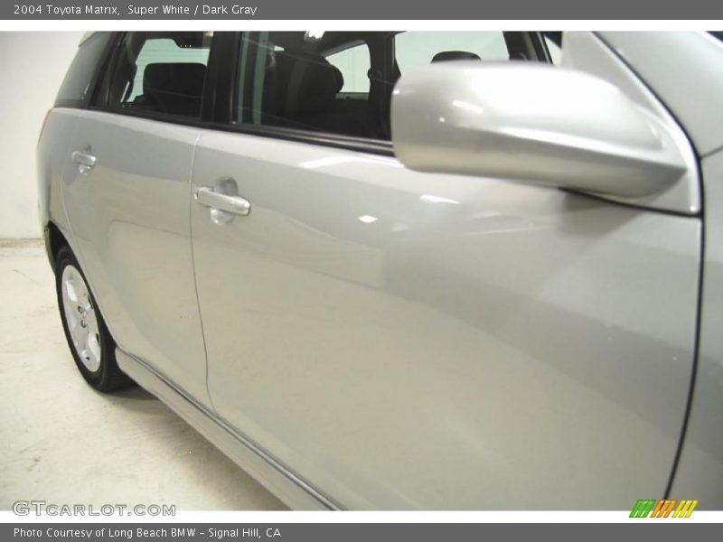 Super White / Dark Gray 2004 Toyota Matrix