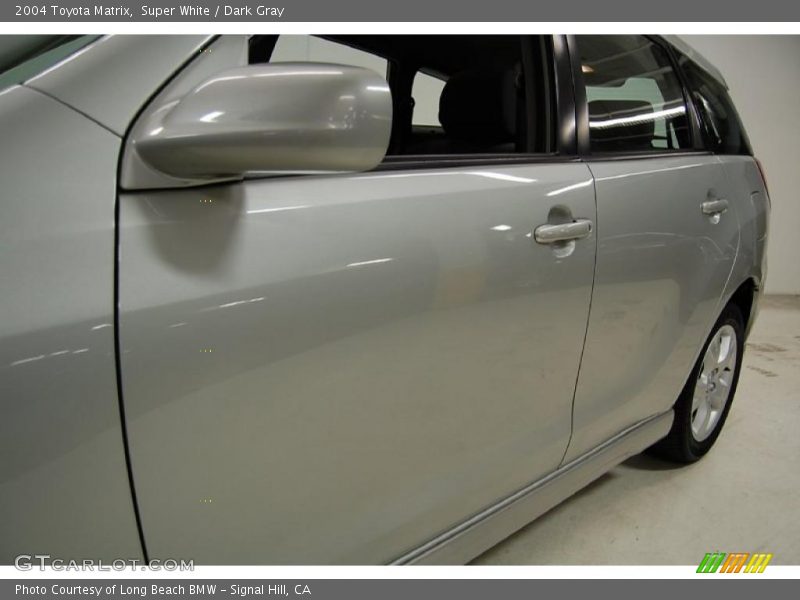 Super White / Dark Gray 2004 Toyota Matrix