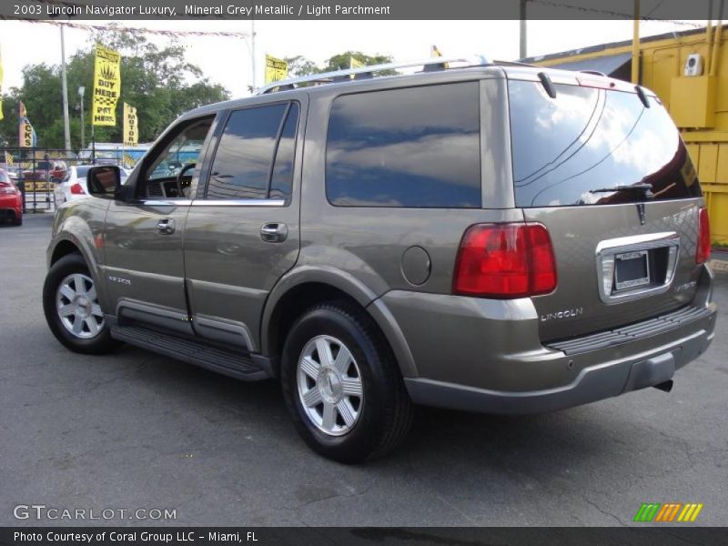 Mineral Grey Metallic / Light Parchment 2003 Lincoln Navigator Luxury