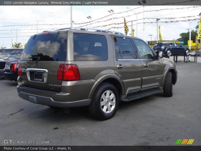 Mineral Grey Metallic / Light Parchment 2003 Lincoln Navigator Luxury