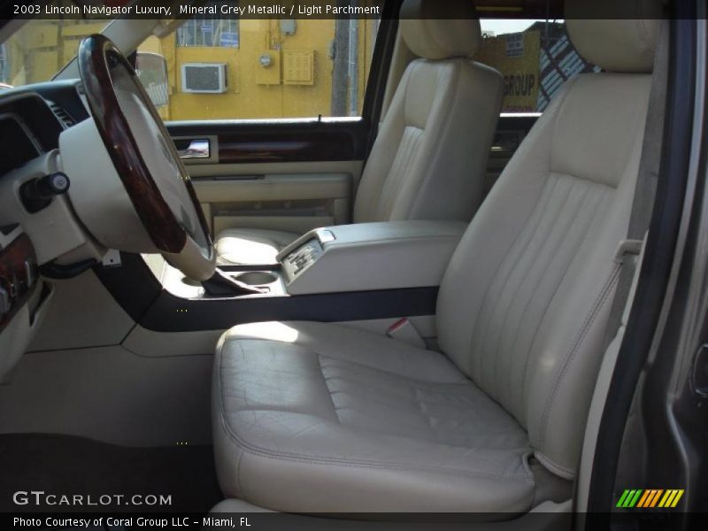 Mineral Grey Metallic / Light Parchment 2003 Lincoln Navigator Luxury