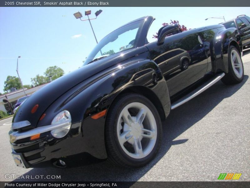 Smokin' Asphalt Black / Ebony Black 2005 Chevrolet SSR