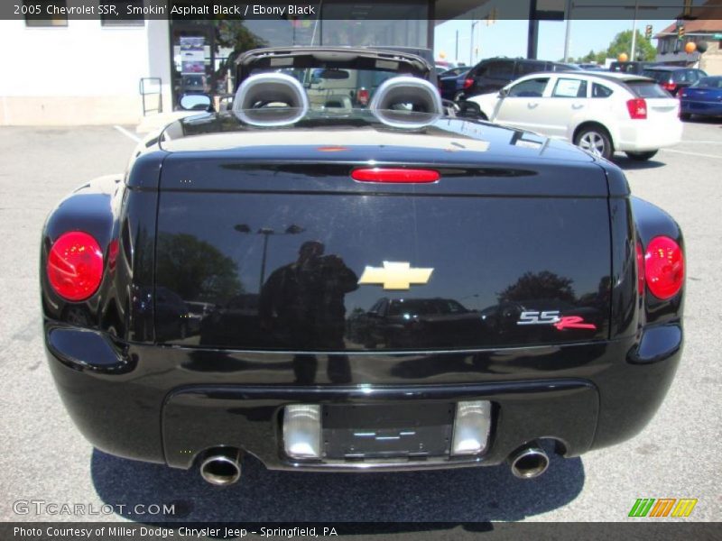 Smokin' Asphalt Black / Ebony Black 2005 Chevrolet SSR