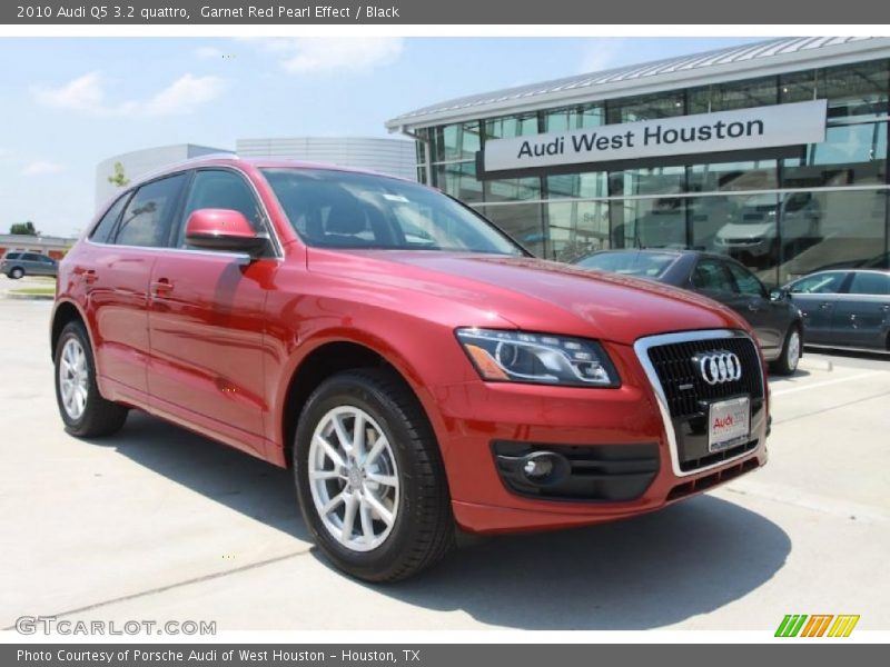 Garnet Red Pearl Effect / Black 2010 Audi Q5 3.2 quattro