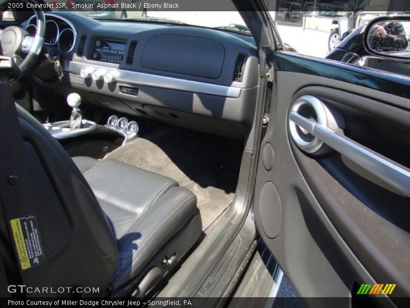 Smokin' Asphalt Black / Ebony Black 2005 Chevrolet SSR