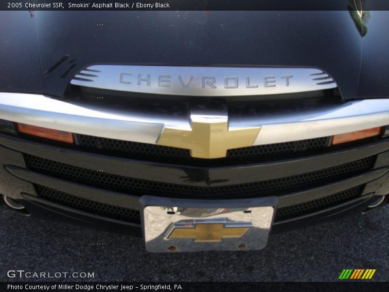Smokin' Asphalt Black / Ebony Black 2005 Chevrolet SSR