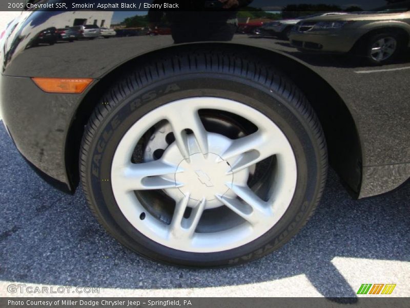 Smokin' Asphalt Black / Ebony Black 2005 Chevrolet SSR