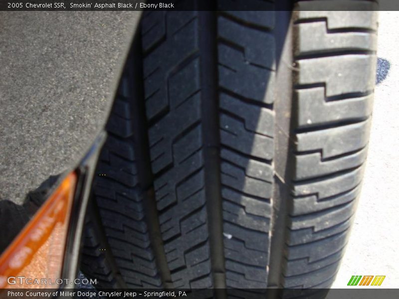 Smokin' Asphalt Black / Ebony Black 2005 Chevrolet SSR
