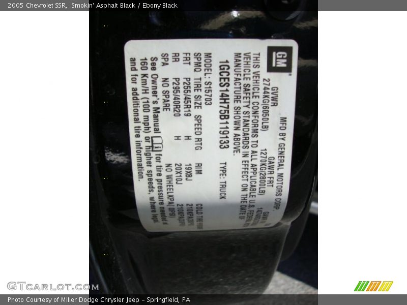 Smokin' Asphalt Black / Ebony Black 2005 Chevrolet SSR