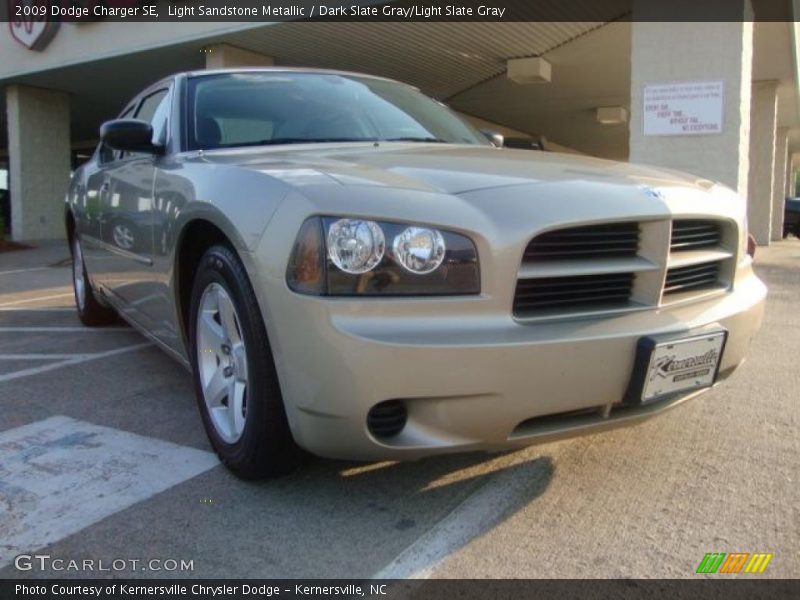 Light Sandstone Metallic / Dark Slate Gray/Light Slate Gray 2009 Dodge Charger SE