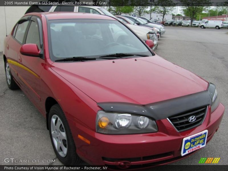 Electric Red Metallic / Gray 2005 Hyundai Elantra GLS Sedan
