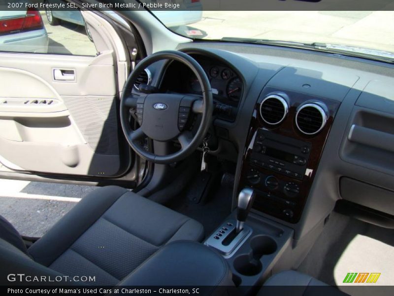 Silver Birch Metallic / Pebble Beige 2007 Ford Freestyle SEL