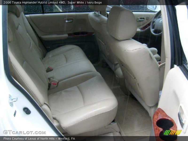 Super White / Ivory Beige 2006 Toyota Highlander Hybrid Limited 4WD