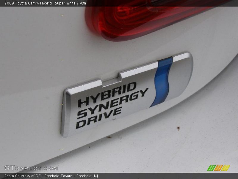 Super White / Ash 2009 Toyota Camry Hybrid